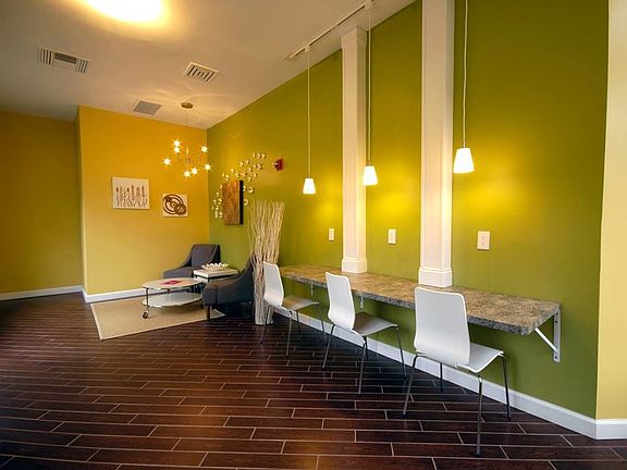 24-Hour Wifi Cafe