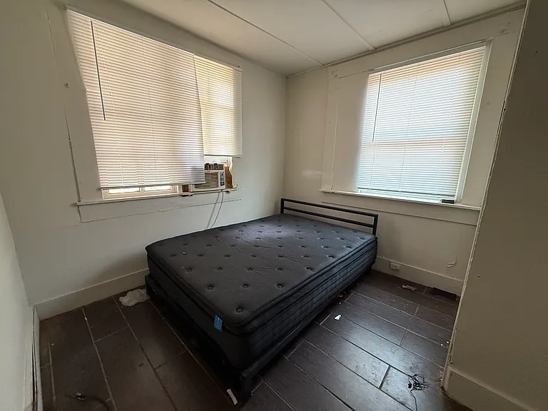 1094 Larosa Ter SW #A — Photo 6