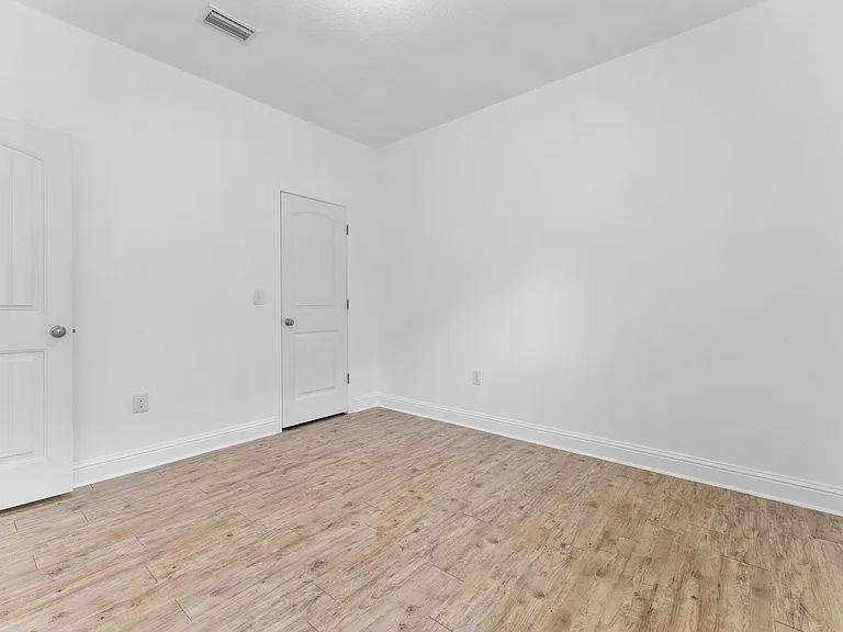 27320 Lashay Dr — Photo 16