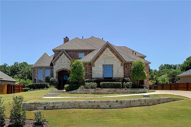 1st image of 5617 Lakeside Dr