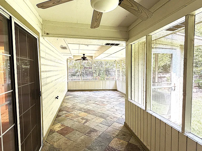 405 Gina Dr — Photo 32