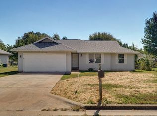 3142 W Rockwood St, Springfield, MO 65807