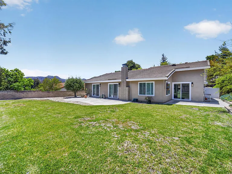 1502 Briarglen Ave — Photo 40
