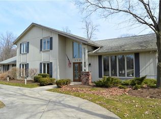 3387 Old Brainard Rd, Pepper Pike, OH 44124