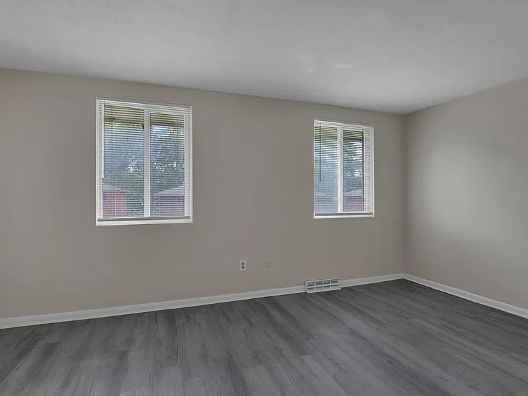 429 Barnett Rd — Photo 18