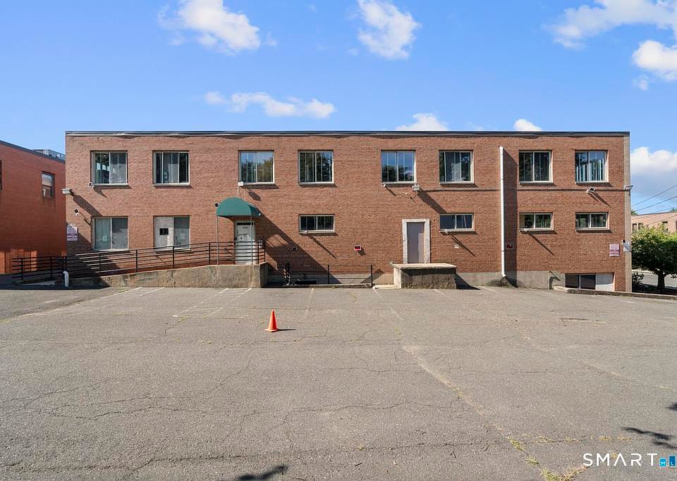 1st image of 621 Farmington Avenue