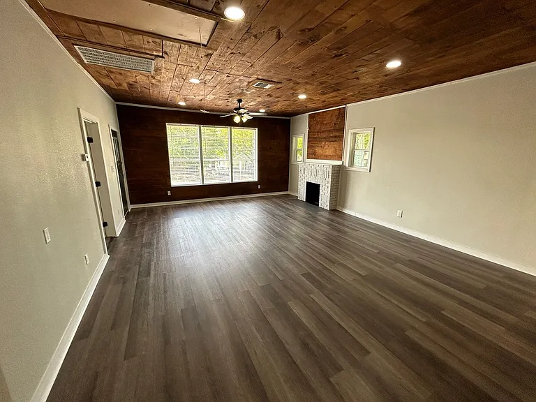 1245 Kayton Ave — Photo 7