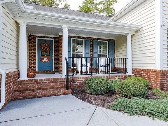 3rd image of 7560 English Boxwood Ln