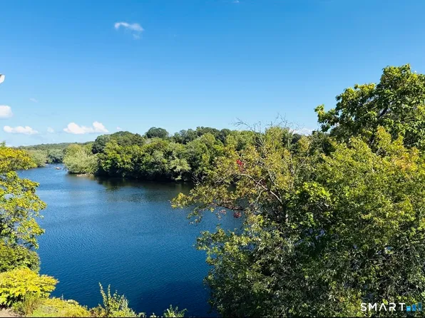 37 39 41 North Main Street, Norwich, CT 06360