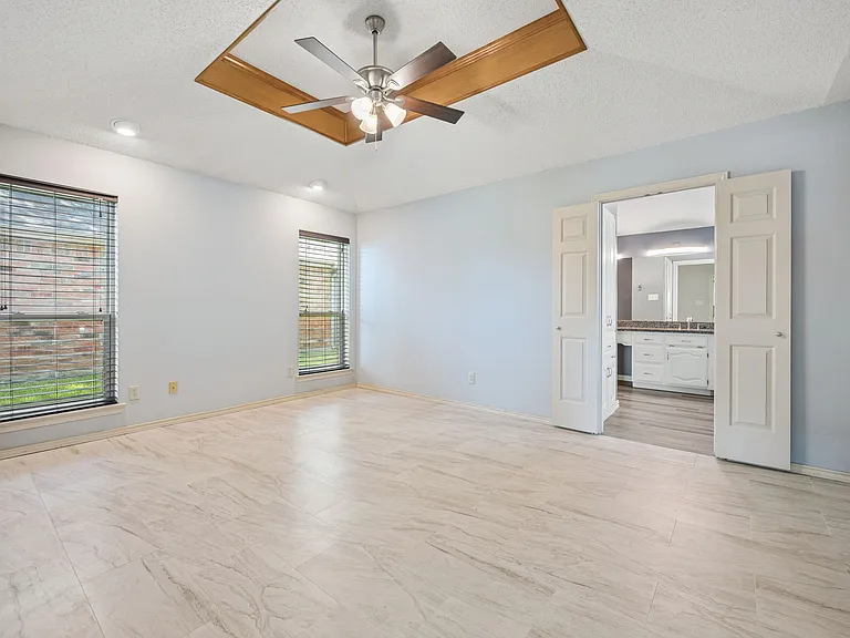 4203 Meadow Ridge Dr — Photo 15