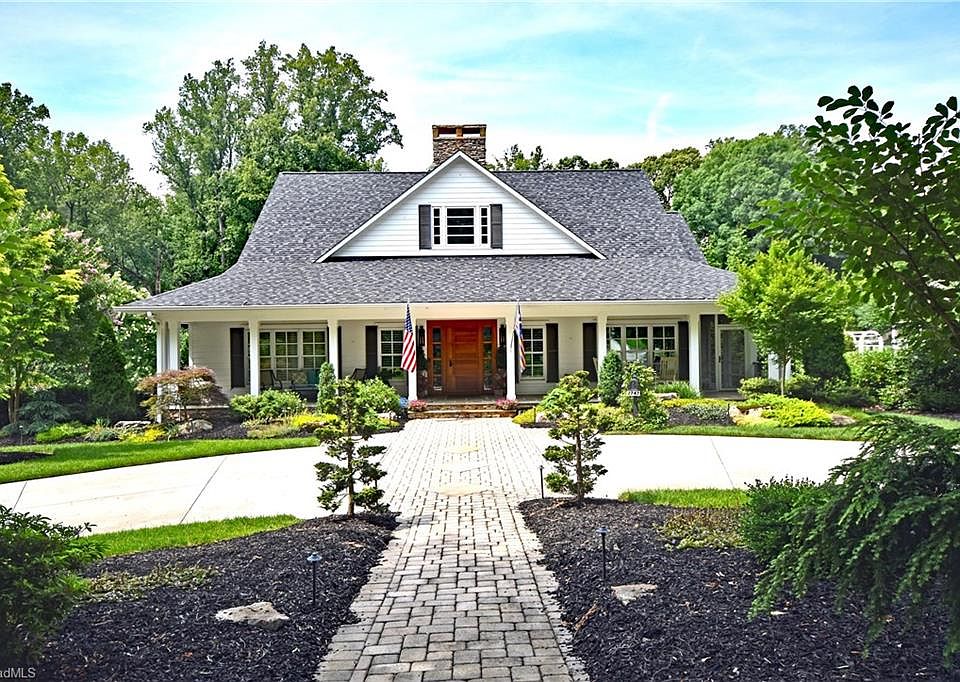 2nd image of 2747 Reynolds Dr