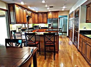 W288N8443 Northbay Rd, Hartland, WI 53029
