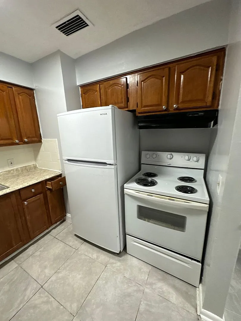 Fully Renovated 3/2 Available for Immediate Rent! — Photo 4