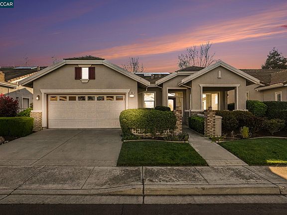 3rd image of 208 Summerset Dr