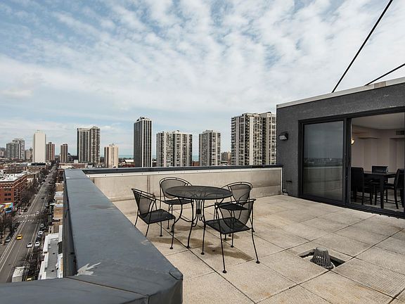 3rd image of 1309 N Wells St APT 1208
