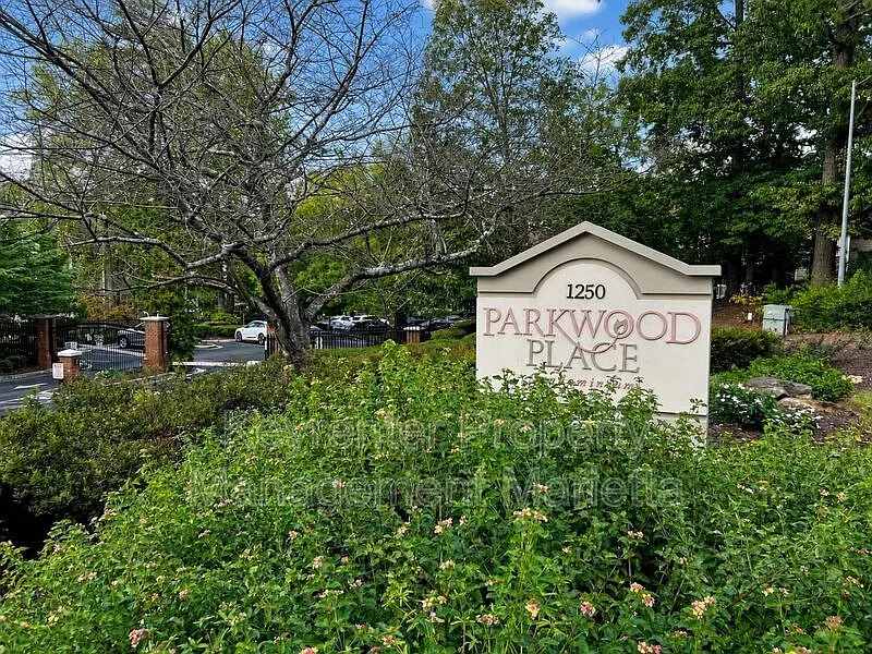 1 bed, 1.0 bath, $1,495 — Photo 3