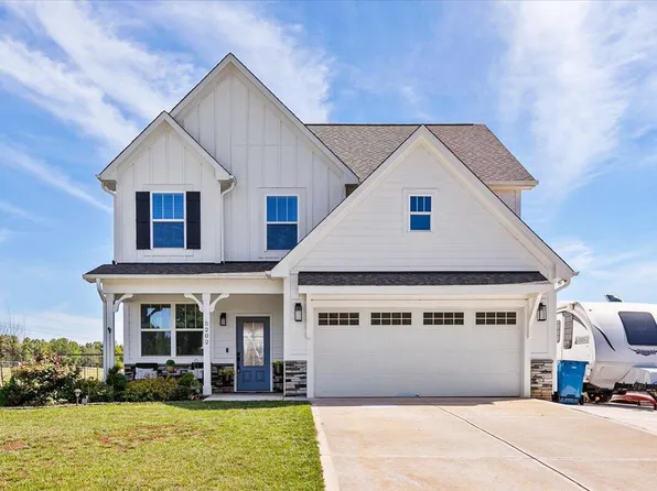 5202 Goshawk Ln, Graham, NC 27253