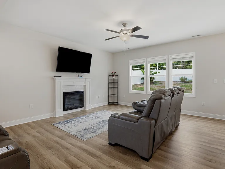 291 Burnside Dr — Photo 13