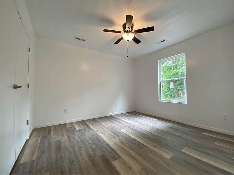 315 Hagood St — Photo 3