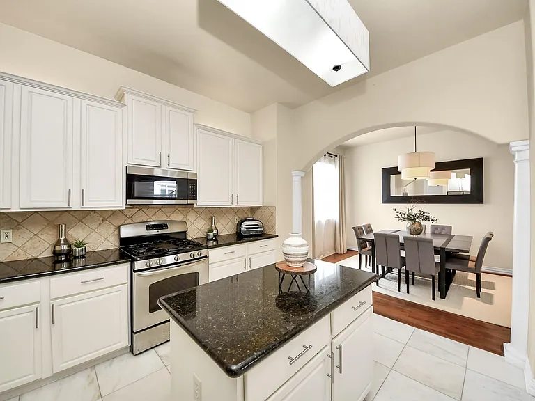 3507 Jackson St — Photo 11