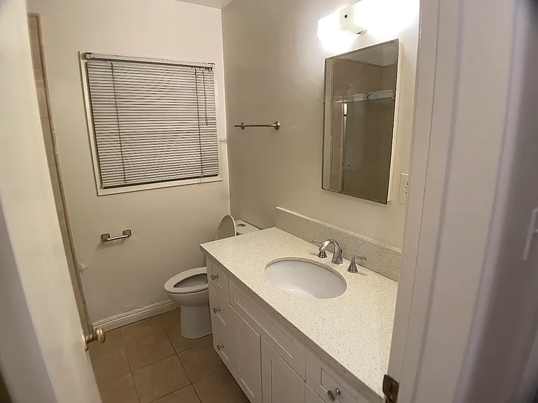 196 Barrett Dr — Photo 7