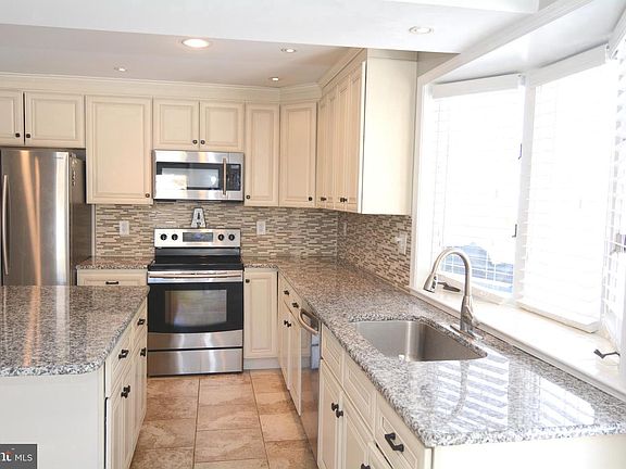 3rd image of 1106 New Jersey Ave