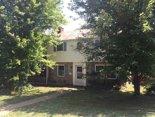 1st image of 995 Oakville Dr