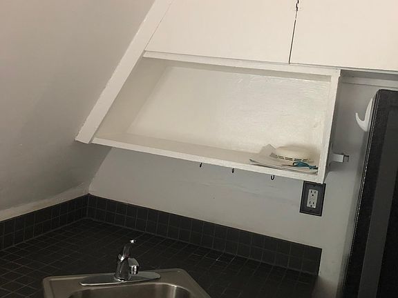 3rd image of 815 E 1st Ave APT 9
