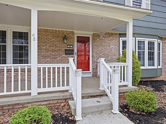 3rd image of 95 Autumnview Rd