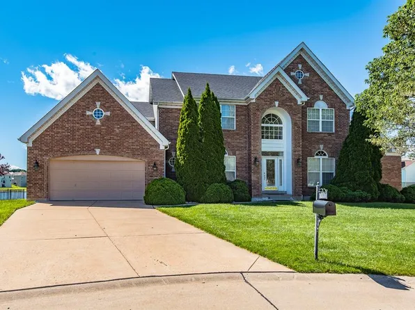15 Behlmann Estates Ct, Florissant, MO 63034
