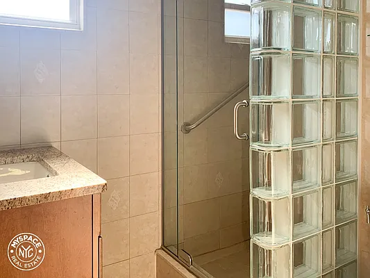 Rented by MySpaceNYC | media 14