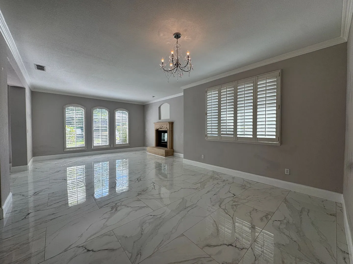 Beautiful Executive Home, 4 Bedrooms, 3.5 Bathrooms in Desirable Granite Bay — Photo 3