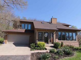 21 Oak Park Dr NE, Iowa City, IA 52240