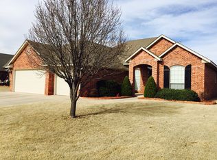 8701 NW 105th Ter, Oklahoma City, OK 73162