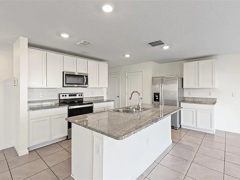 2805 Rock Sound St — Photo 4