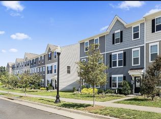 327 Presidents Pointe Ave #327, Ranson, WV 25438