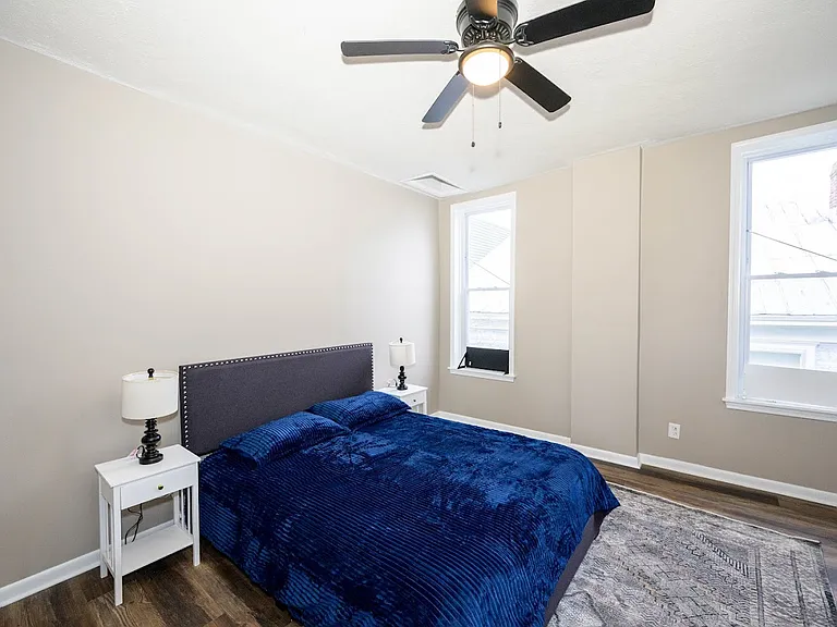 211 E Main St #B — Photo 15