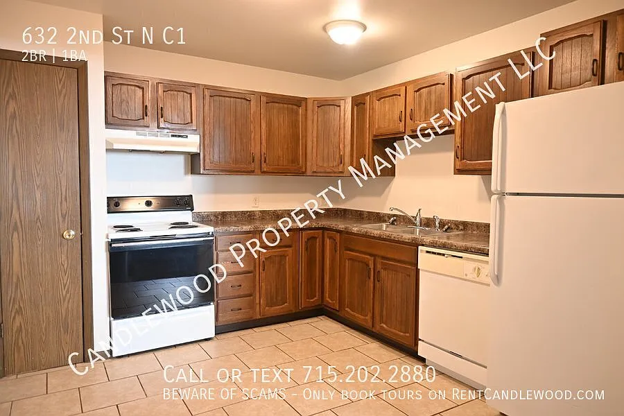 Cat Friendly 2 Bedroom Lower Apartment Available Oct. 1st 2026 ! — Photo 2