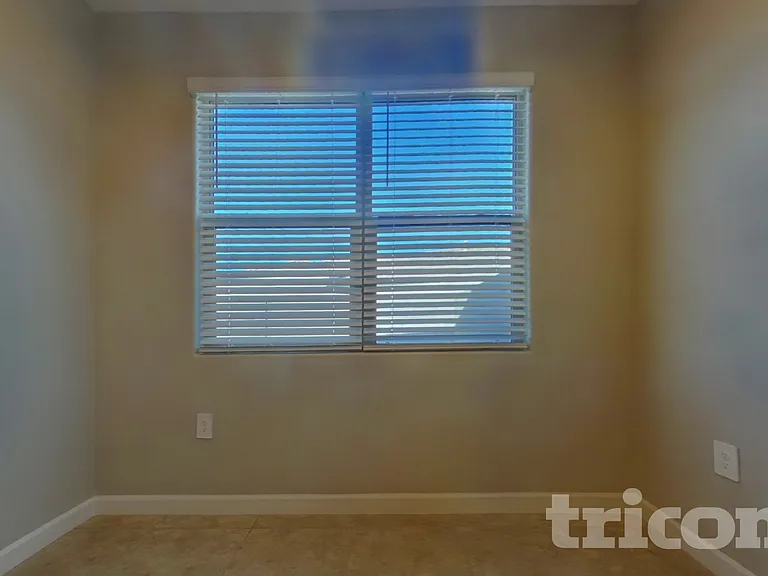 30033 W Cheery Lynn Rd — Photo 5