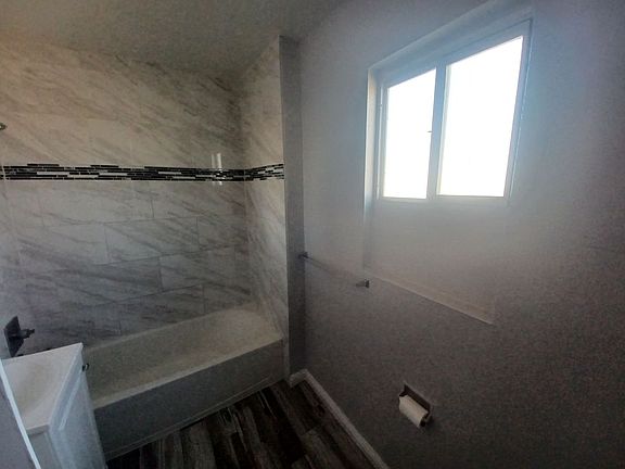 5th image of 2105 Sunrise Ave APT 12