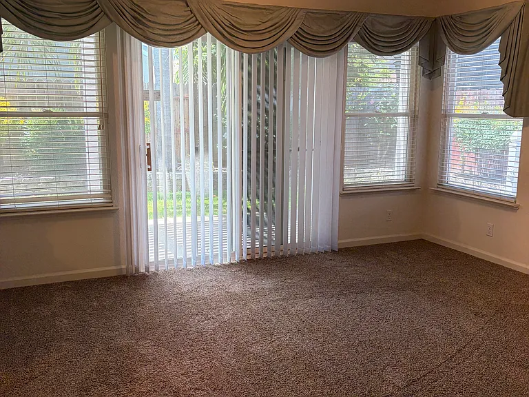 2909 Ashbrook Ct — Photo 9
