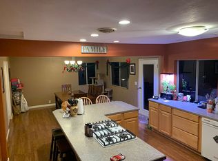 830 1st Ave, Sweet Home, OR 97386