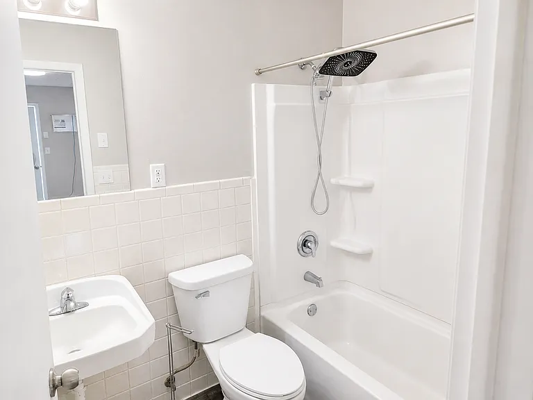 Lake Ripley Apartments — Photo 22