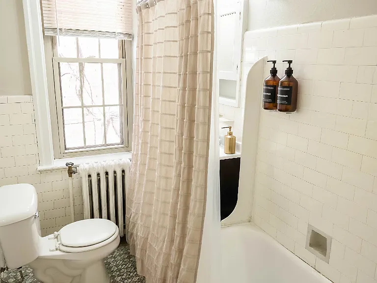 Castle Hill A210 Bathroom