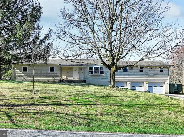 83 Silvertown Rd, Jonestown, PA 17038