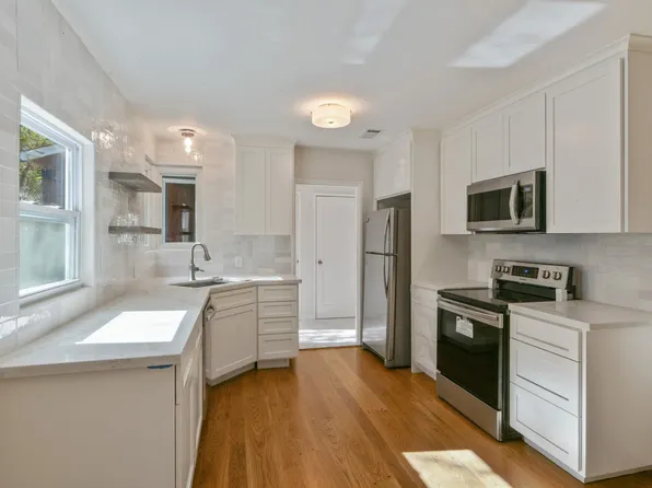 925 Hawthorn Dr, Lafayette, CA 94549