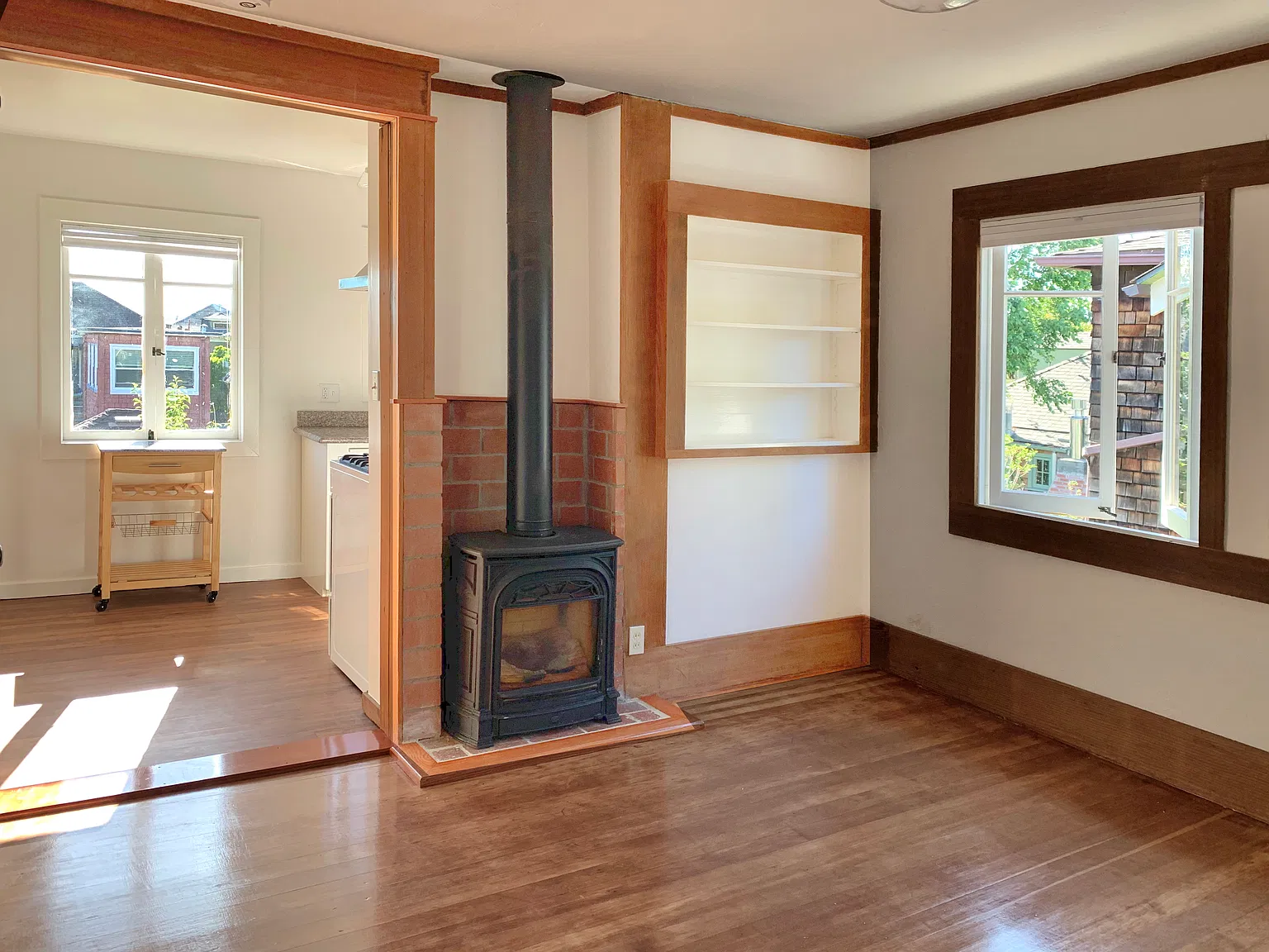 Studio, $2,100 — Photo 2