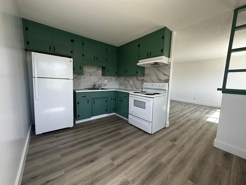 1st image of 3148 Williamsburg Dr #4