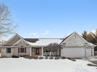 10319 Saddlebred Trl, Woodstock, IL 60098