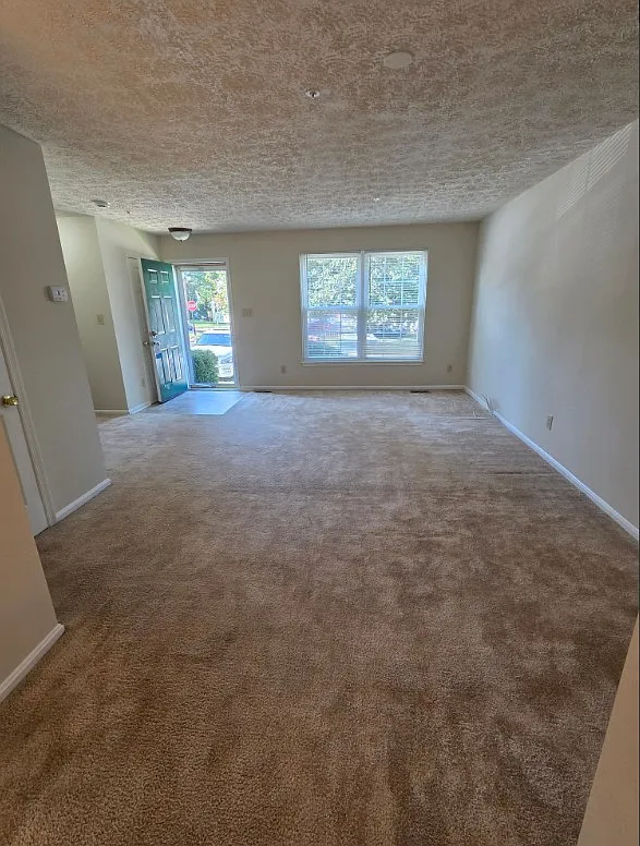 3 bed, 1160 sqft, $1,999 — Photo 1